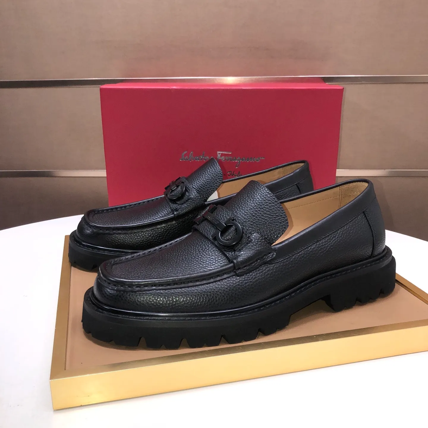 Men's shoes 💰680💰[Ferragamo/Ferragamo] The latest model in the counter. Original imported high-quality cowhide with open sides + imported 🐂 water-dyed cowhide lining + original luxury metal buckle + original combined outsole. No pressure for comparison. 39–45 (45 is custom-made and cannot be returned or exchanged)